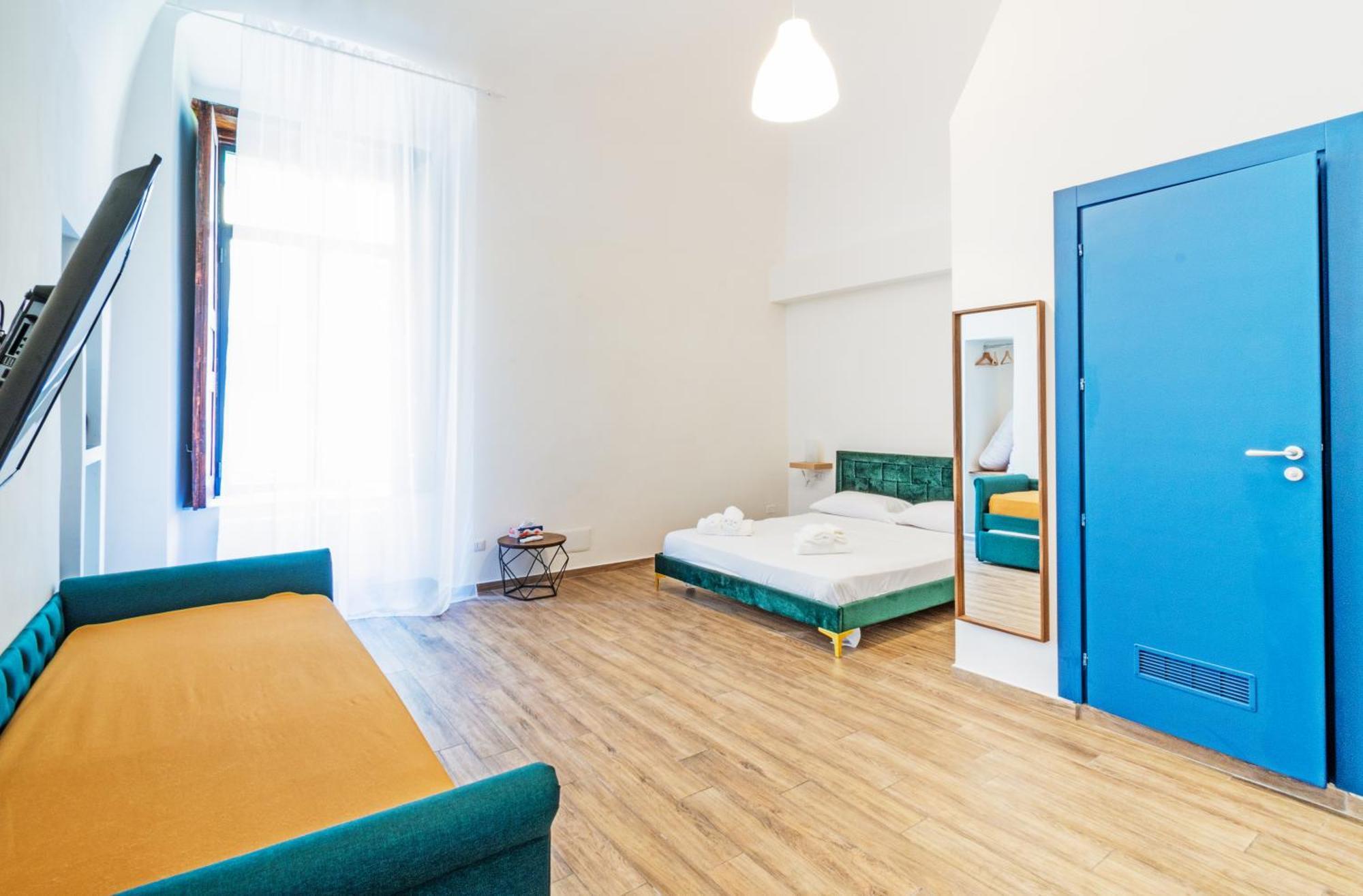 Palazzo Belmosto Naples Bilik gambar